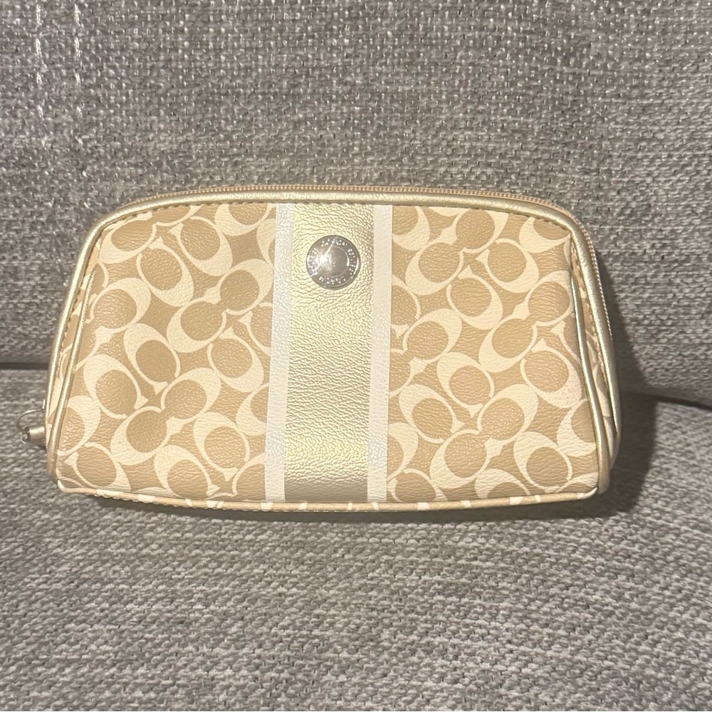 Coach - Cream and Beige Patterned Wristlet